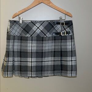 The Kilt Women’s Tartan Plaid Gray Black Leather Buckles Kilted Mini Skirt 36